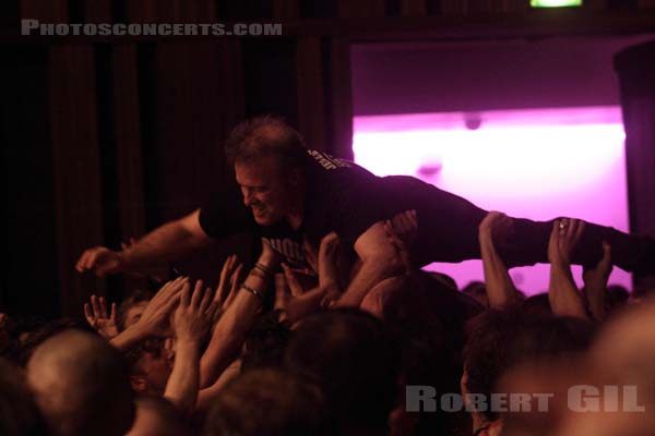 JELLO BIAFRA AND THE GUANTANAMO SCHOOL OF MEDECINE - 2014-04-23 - PARIS - CentQuatre - Salle 400 - 